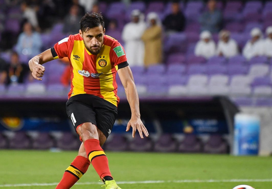 Photo of “المحترف” تنشر تفاصيل قضية بلايلي واحترازات شباب قسنطينة بالوثائق عقوبتان لاحقتا بلايلي منذ 2015، سقطت واحدة وبقيت الثانية سارية