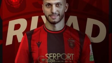 Photo of رياض بن عياد يوقع في إتحاد الجزائر